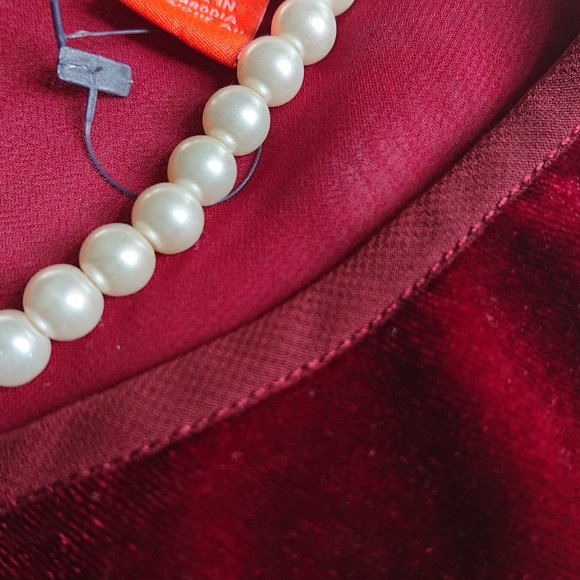 Wine Red, gorgeous velvety flowy blouse - Picture 2 of 3